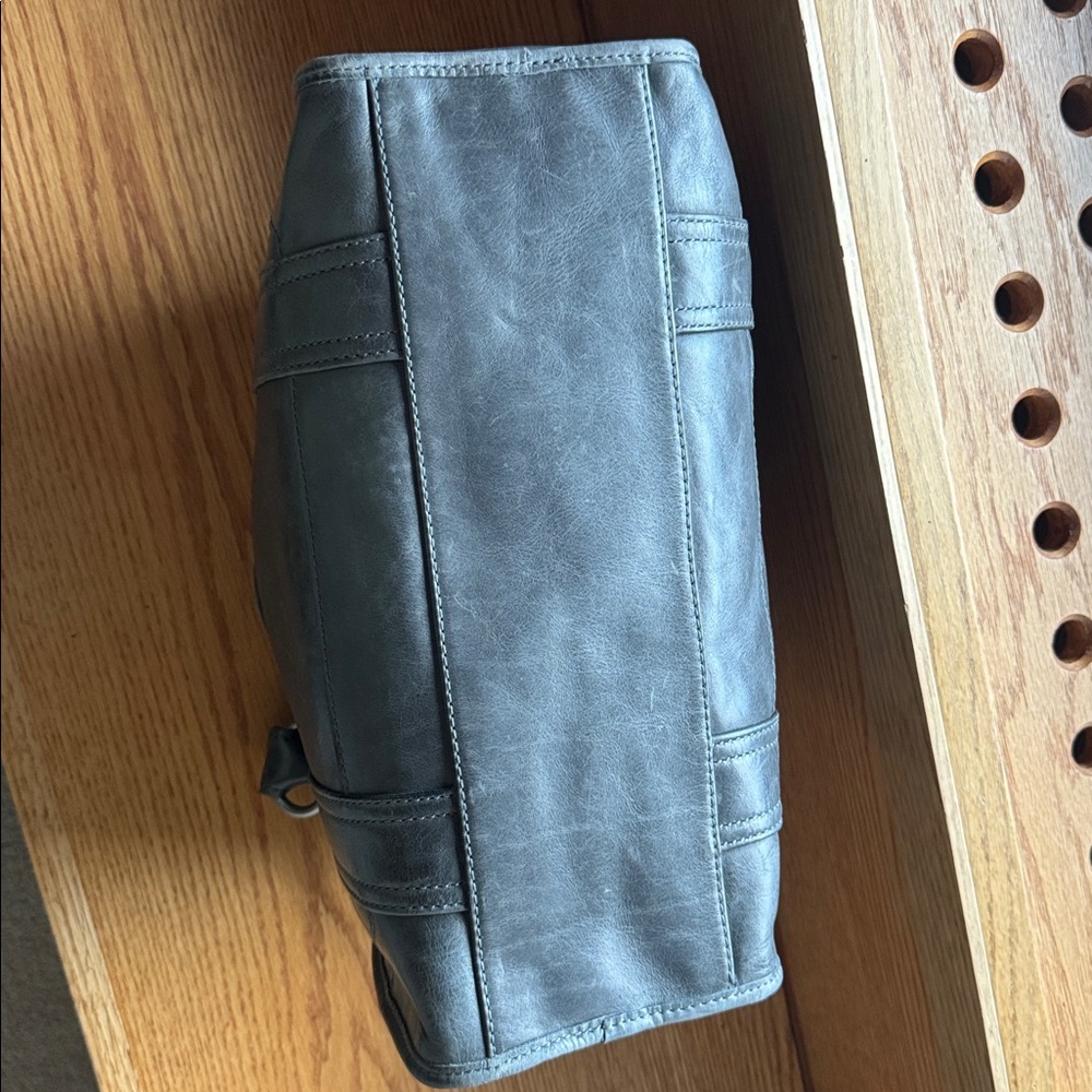 Frye Gray Shoulder Bag with Sleek Design - Picture 4 of 5